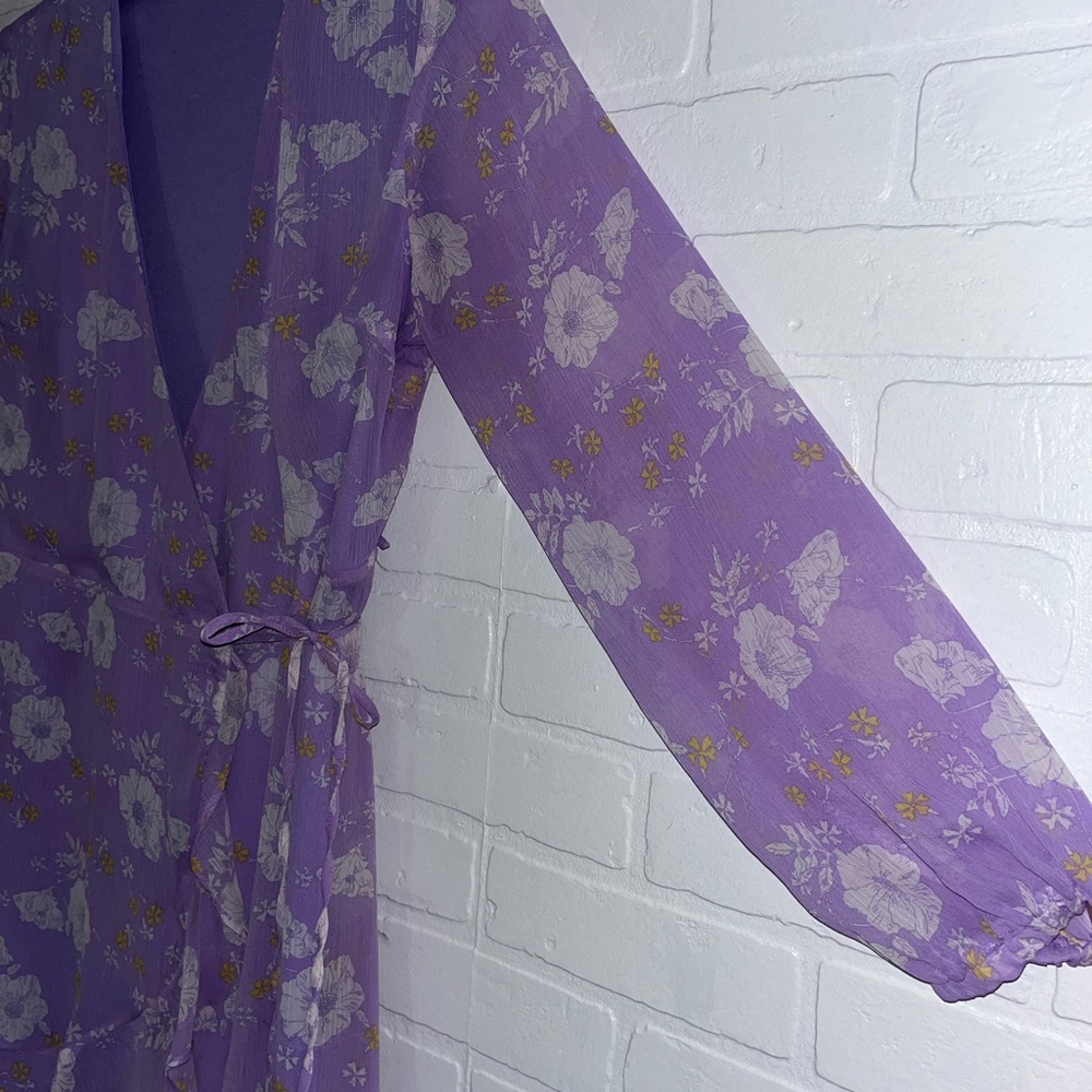 Womens Lush Wrap Dress Purple with Floral Design Medium V Neckline Fit and Flare - Picture 3 of 3